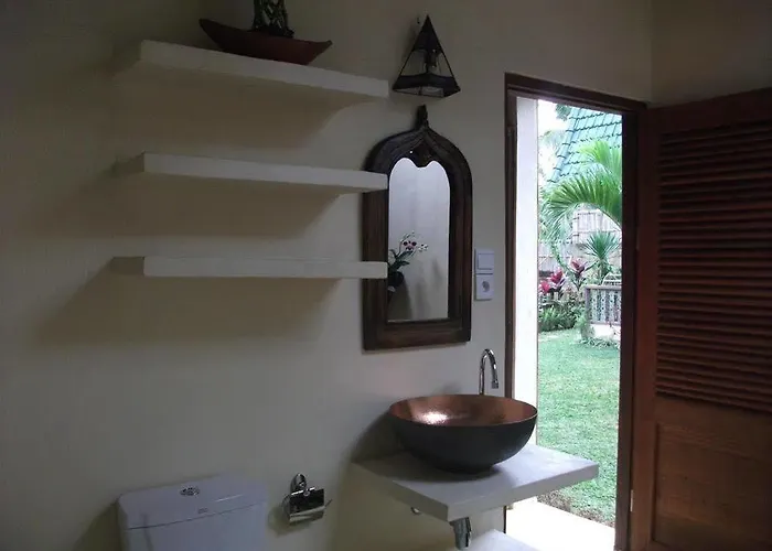 ゲストハウス ルンブン 4*